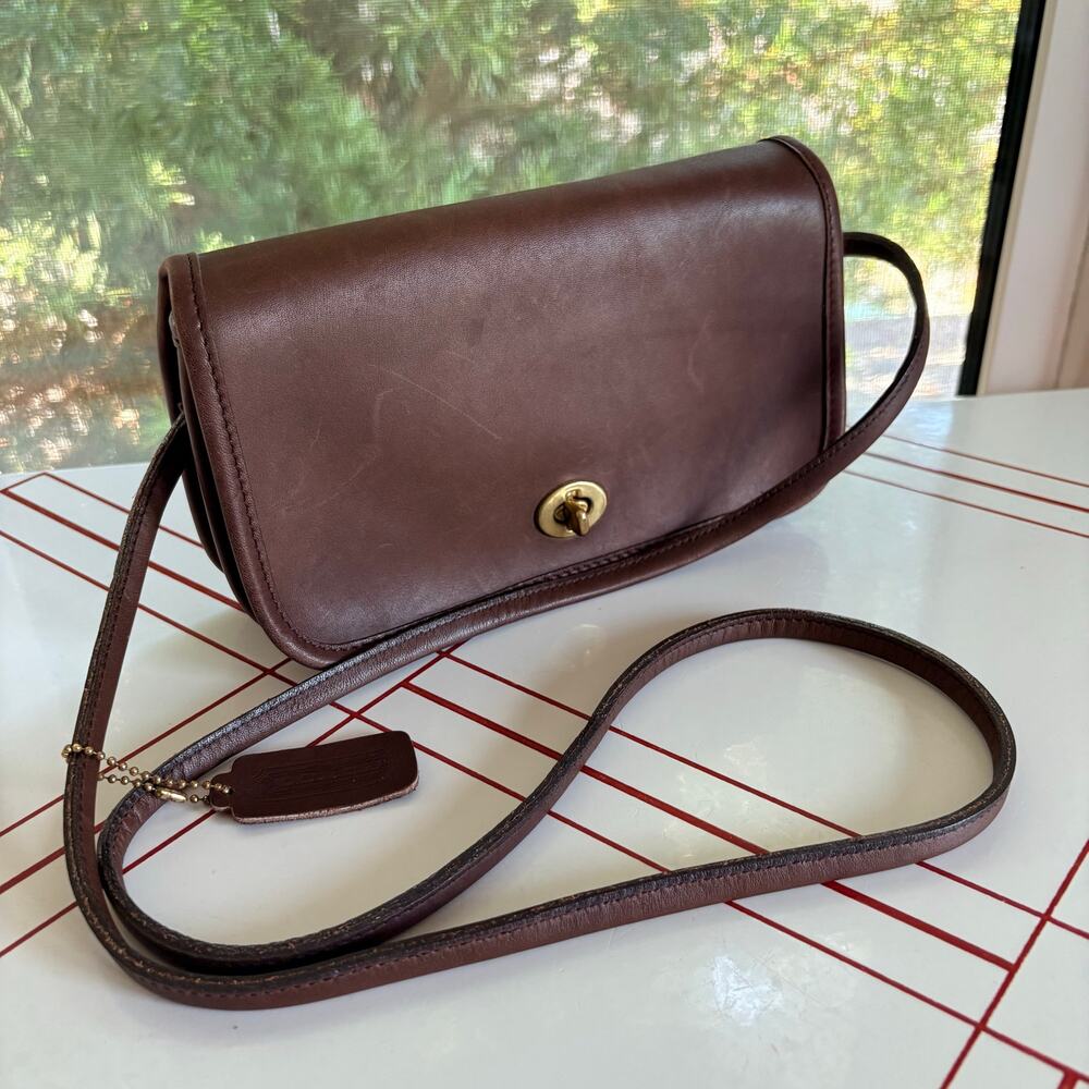Vintage Coach Brown Leather Turnlock Crossbody Shoulder Bag USA